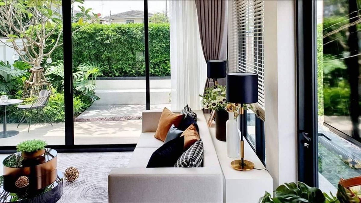 For SaleChokchai 4, Ladprao 71, Ladprao 48, : House for sale May Fair Ladprao 71, a 3.5 -story twin house, 8 meters wide, 291.90 sq.m., 3 bedrooms, 4 bathrooms, 1 multi -purpose room. Full technology in the house Can enter-out in many directions  