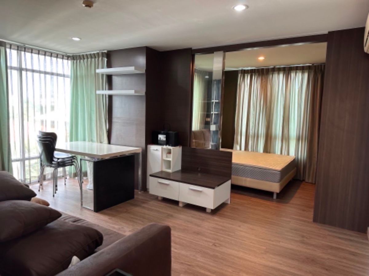 ให้เช่าคอนโดสะพานควาย จตุจักร : ให้เช่า Atrium Condo พหล–สุทธิสาร | ห้องหัวมุม วิวสระ เฟอร์ครบ พร้อมแม่บ้าน ใกล้ BTS สะพานควาย