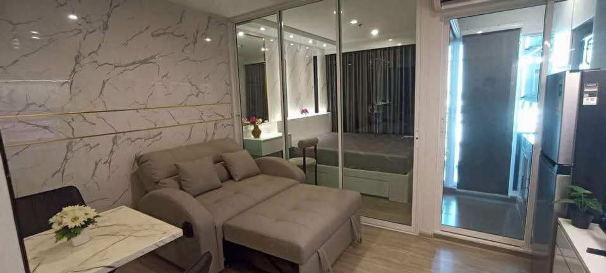 For RentCondoBangna, Bearing, Lasalle : Rent a new condo Regent Home Bangna. Beautiful room, full of new rooms, ready to go to the Bangna BTS BTS just 350 meters. Interested.