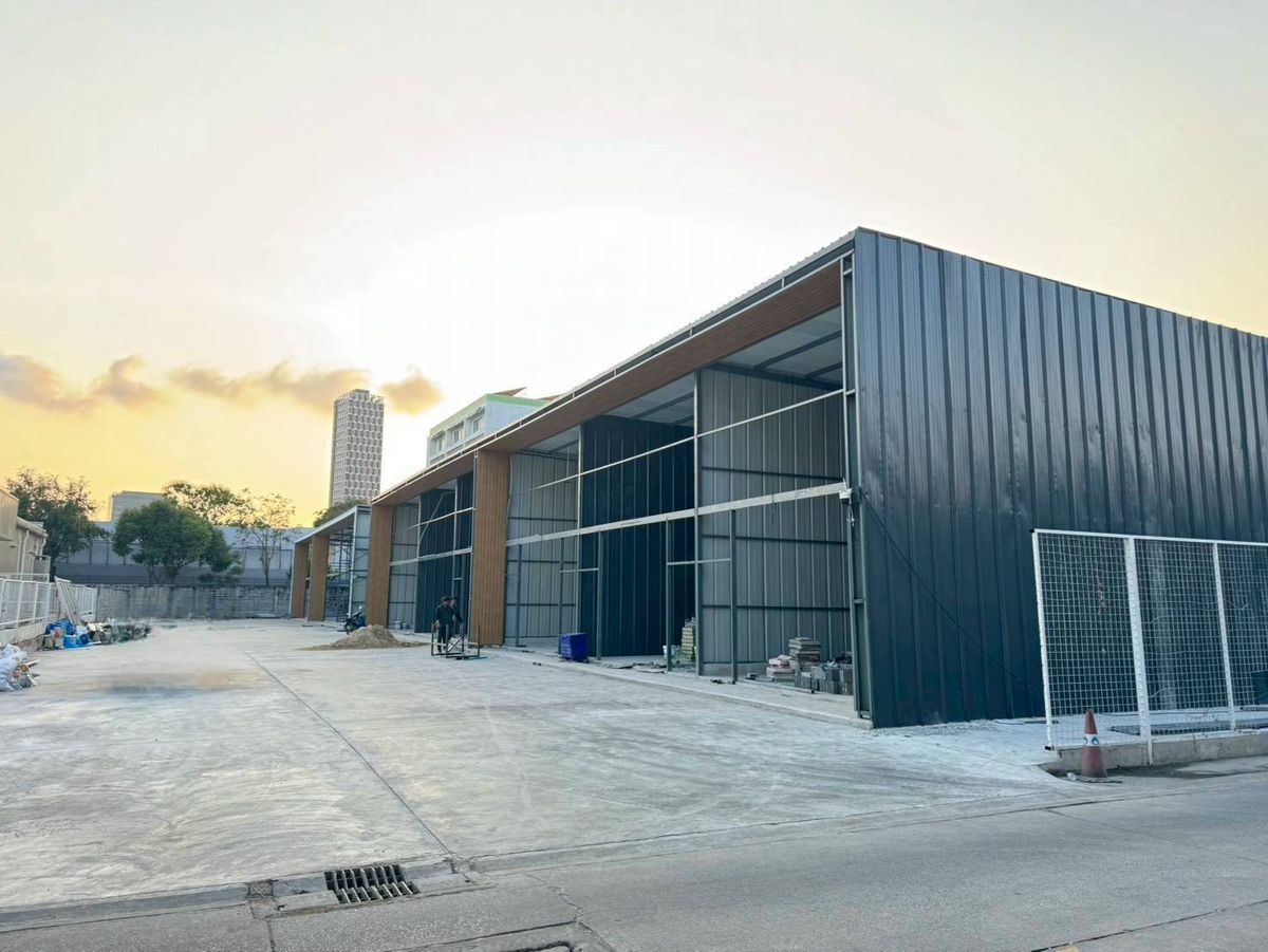 For RentWarehouseSukhumvit, Asoke, Thonglor : Warehouse / Warehouse rental / Studio Sukhumvit 93 Soi Pueng has a distance from the electric train. Bangchak Station only 800 meters (JKTW46)