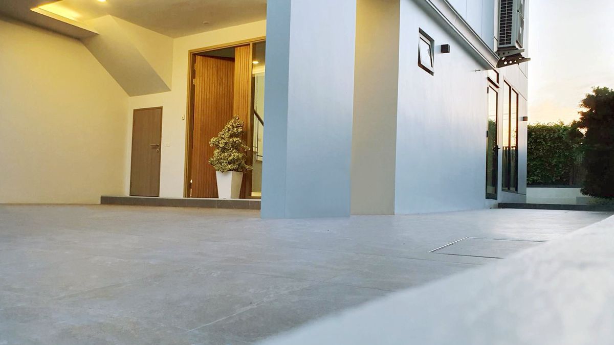 For SaleChokchai 4, Ladprao 71, Ladprao 48, : House for sale May Fair Ladprao 71, a 3.5 -story twin house, 8 meters wide, 291.90 sq.m., 3 bedrooms, 4 bathrooms, 1 multi -purpose room. Full technology in the house Can enter-out in many directions  