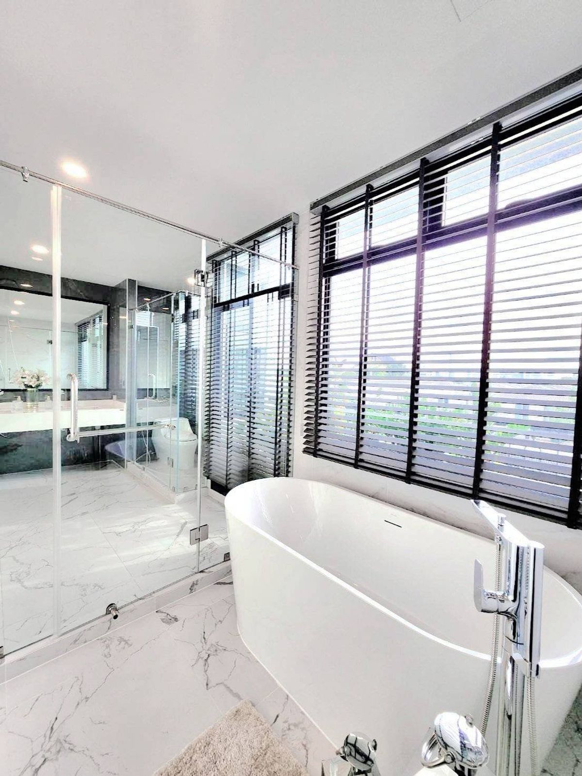 For SaleChokchai 4, Ladprao 71, Ladprao 48, : House for sale May Fair Ladprao 71, a 3.5 -story twin house, 8 meters wide, 291.90 sq.m., 3 bedrooms, 4 bathrooms, 1 multi -purpose room. Full technology in the house Can enter-out in many directions  