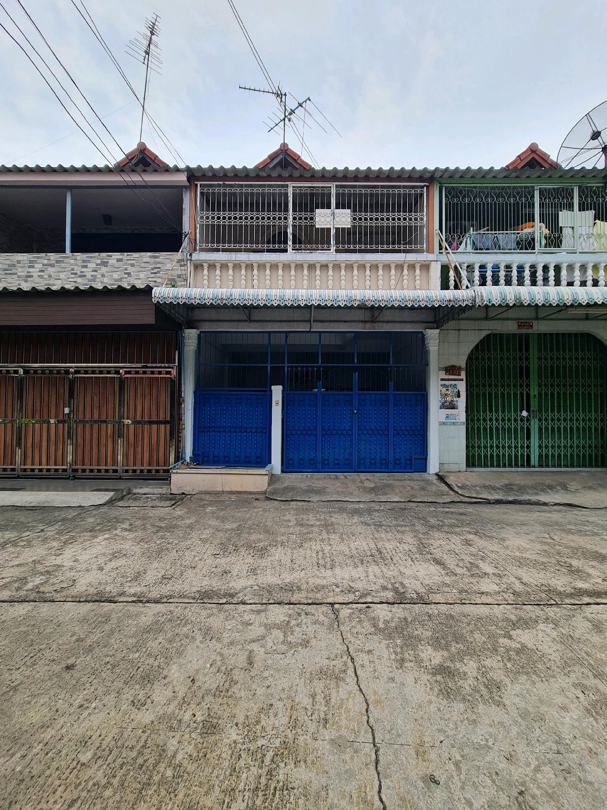 ขายทาวน์โฮมท่าพระ ตลาดพลู วุฒากาศ : ขายด่วน ! ทาวน์เฮาส์ 2 ชั้น หมู่บ้านอินทราวิลล่า ถนนกัลปพฤกษ์