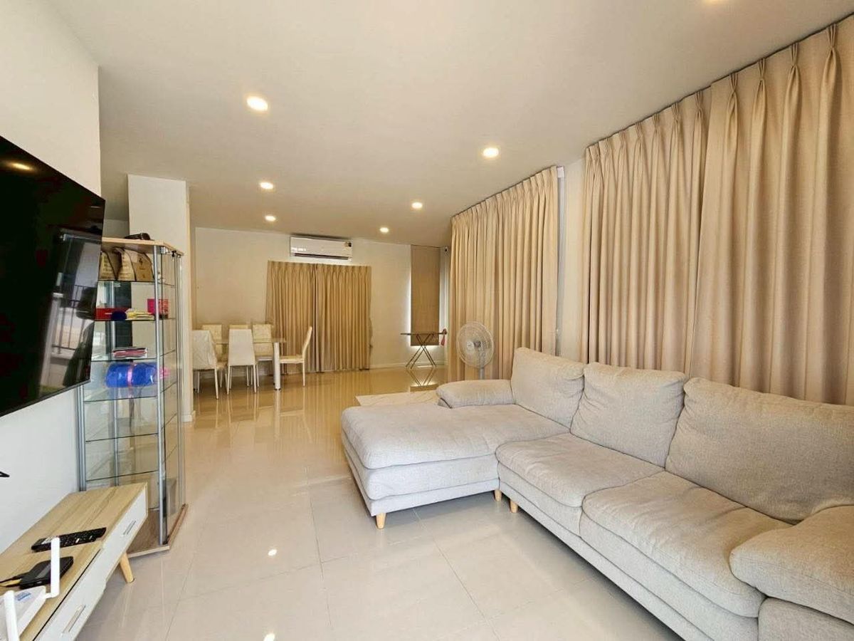 For RentHouseSamut Prakan,Samrong : 💥 Rent 32,000 baht, Britania Village, Bang Na-Suvarnabhumi (Km. 26), Bang Na-Trat Road, Bang Bo Samut Prakan