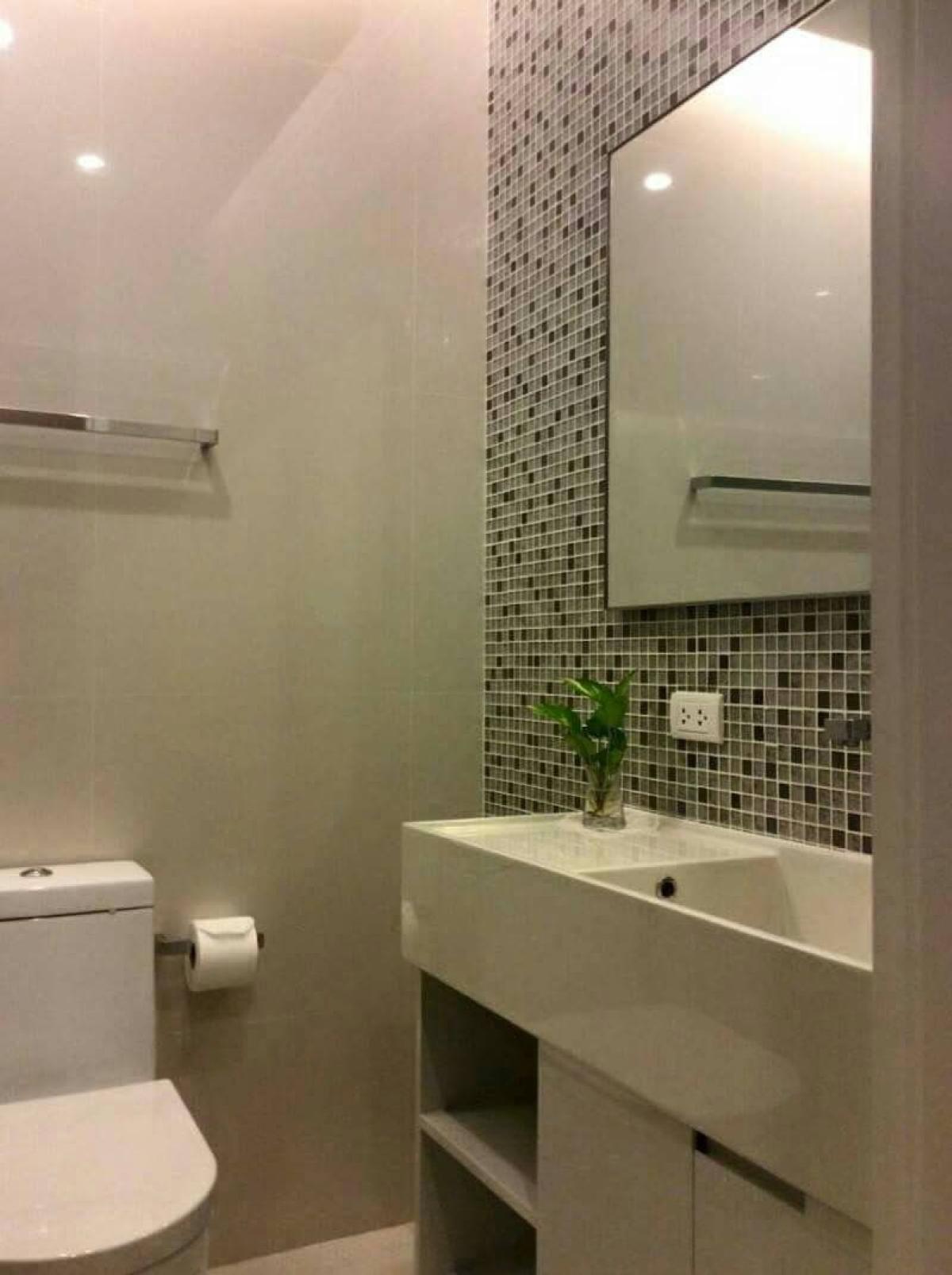 ขายคอนโดสุขุมวิท อโศก ทองหล่อ : ราคาจริงรวมค่าใช้จ่ายแล้วคอนโด The Room Sukhumvit 21 
ใกล้ BTS อโศก ราคา 7.5 ล้าน พร้อมอยู่ทันที!