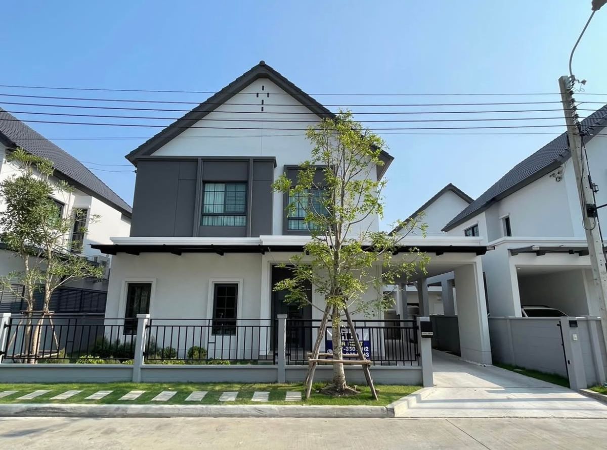 ให้เช่าบ้านบางนา แบริ่ง ลาซาล : ให้เช่า Centro บางนา 4 ห้องนอน บ้านใหม่ ติดเมกา บางนา