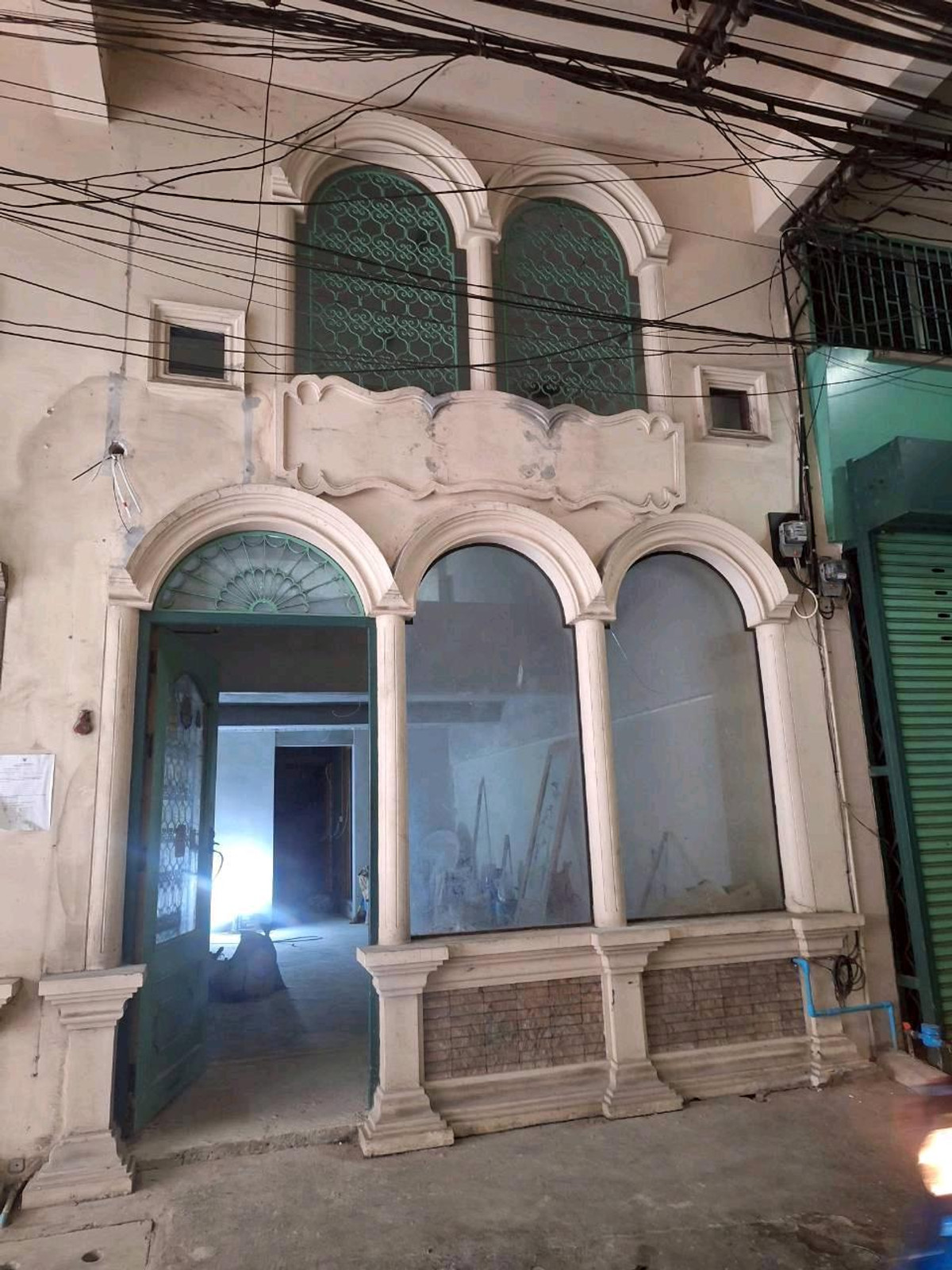 For RentShop HouseSiam Paragon ,Chulalongkorn,Samyan : 2 -storey commercial building, 100 square meters, next to the three MRT Yot, Di -Siam, Golden Location, Ploy, Ploy, suitable for all businesses in Siam Yaowarat area. The rent is cheap. Just released for rent