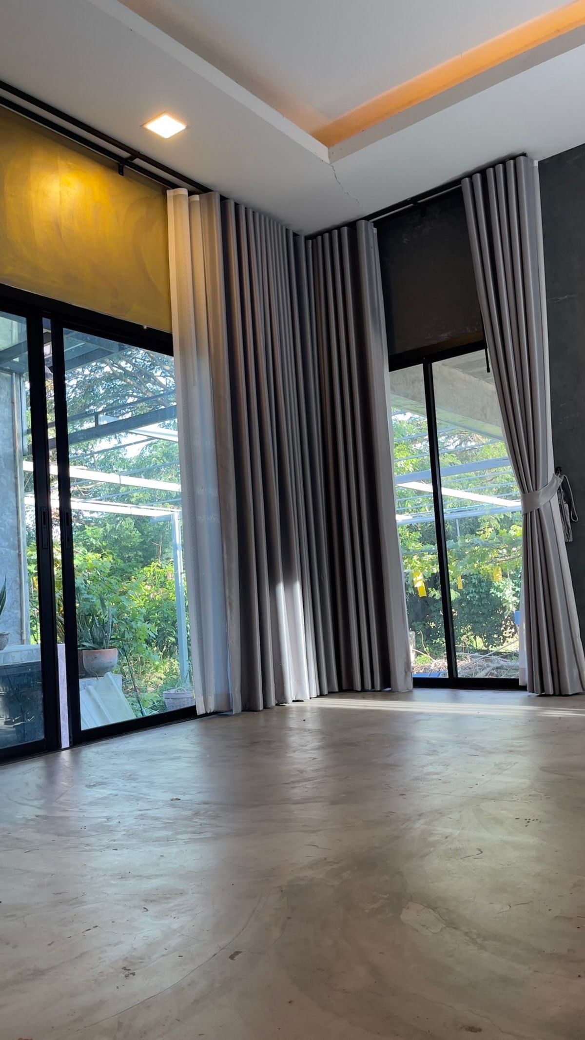 For SaleHouseSaraburi : 1 -story house for sale, modern 400 sq.m. with a swimming pool, plus a 5.5kw solar cell, Ban Rai Subdistrict, Nong Don District, Saraburi Province