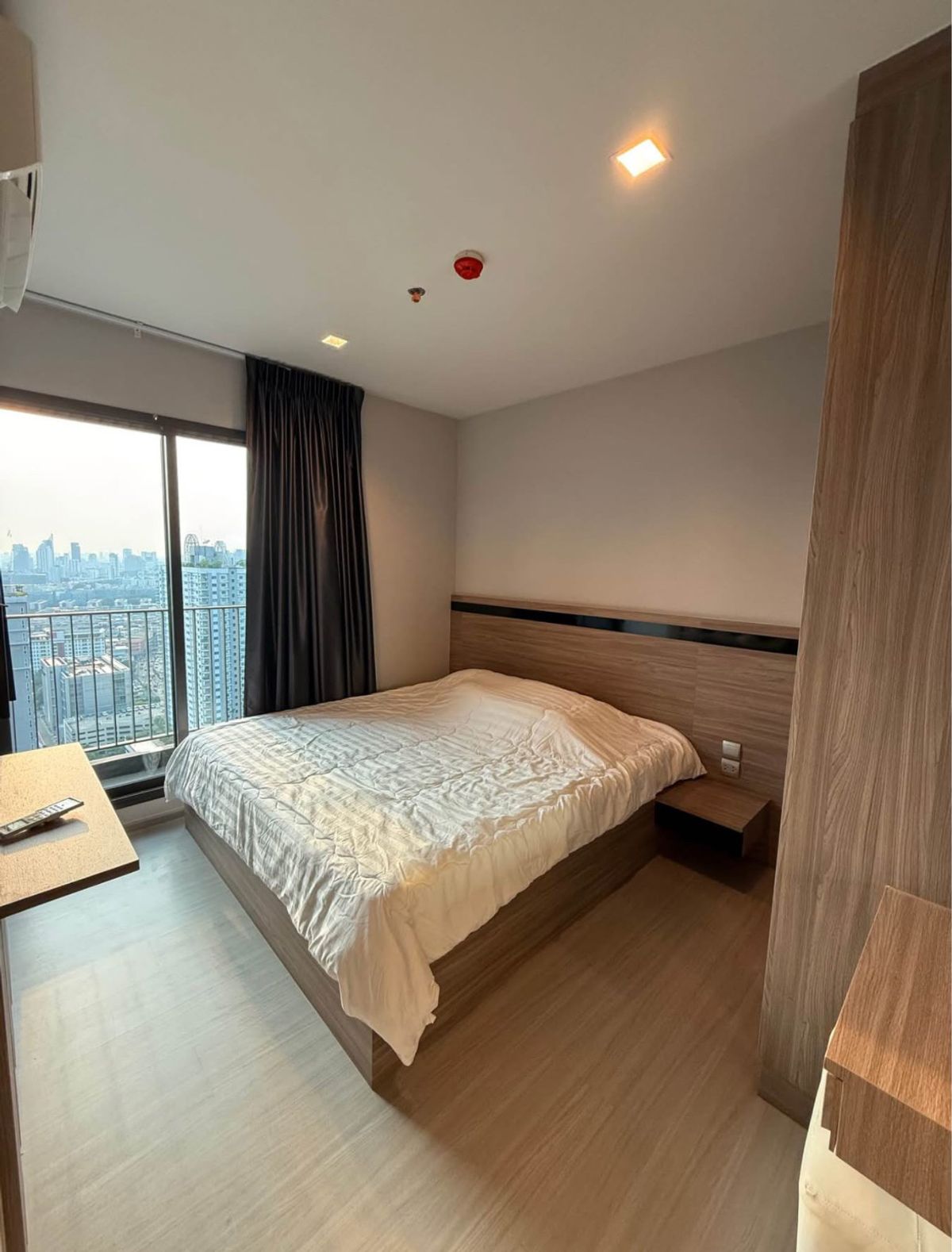 ให้เช่าคอนโดพระราม 9 เพชรบุรีตัดใหม่ RCA : 🔥 Available Now🔥No crack from earthquake 2-1BR 40sqm Ready to move in 095-249-7892 