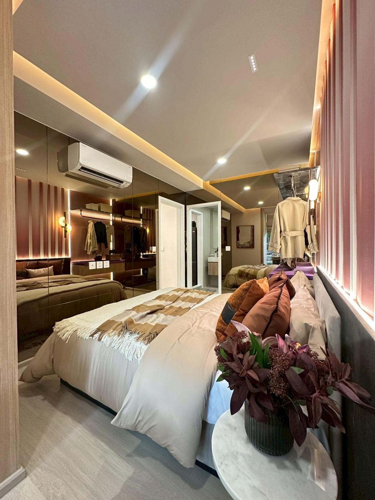 ขายคอนโดสาทร นราธิวาส : ขายคอนโดใหม่ย่านสาทร - นราธิวาส 22 แบบ 2 นอน 2 ห้องน้ำ ขนาด52 ตร.ม. ราคาถูกสุดในโครงกาาร สอบถามเพิ่มเติม 080-426-4246