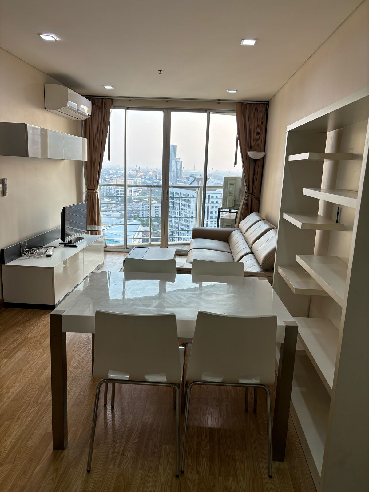 ให้เช่าคอนโดอ่อนนุช อุดมสุข : ให้เช่า คอนโด Le Luk Condominium  ใกล้ BTS พระโขนง ประมาณ 150 เมตร