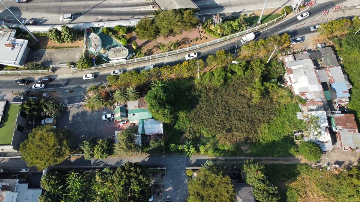 ขายที่ดินนวมินทร์ รามอินทรา : ขาย ที่ดินเปล่า 332 ตร.วา ติดทางด่วน จตุโชติ เพียงตารางวาละ 55,000 บาท หรือทั้งแปลง 18 ล้านเท่านั้น!!!