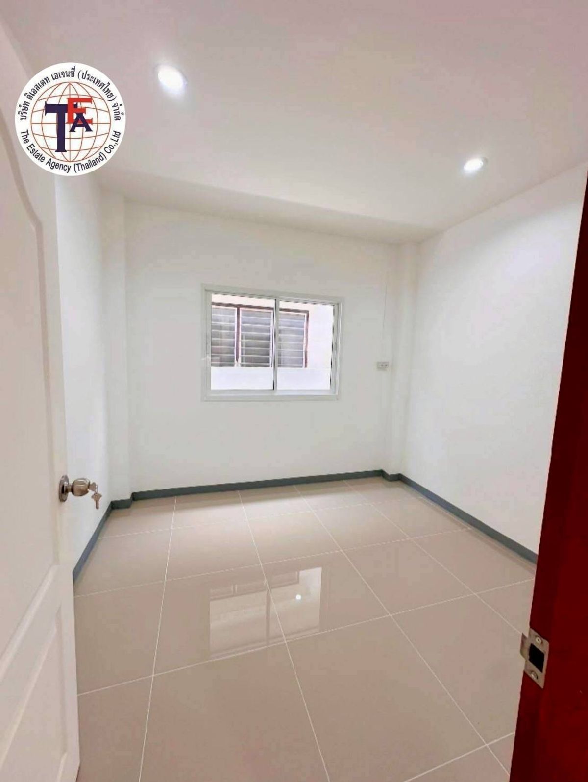 ขายทาวน์โฮมมีนบุรี-ร่มเกล้า : ขายทาวน์เฮ้าส์ชั้นเดียว หมู่บ้านอมรทรัพย์ อยู่วิทยา 18 ซอย 16 หนองจอก  โรงเรียนเซนต์เทเรซา วัดนักบุญเทเรซ่า  กระทุ่มราย สำนักงานเขตหนองจอก โรงเรียนเจียรระดับ