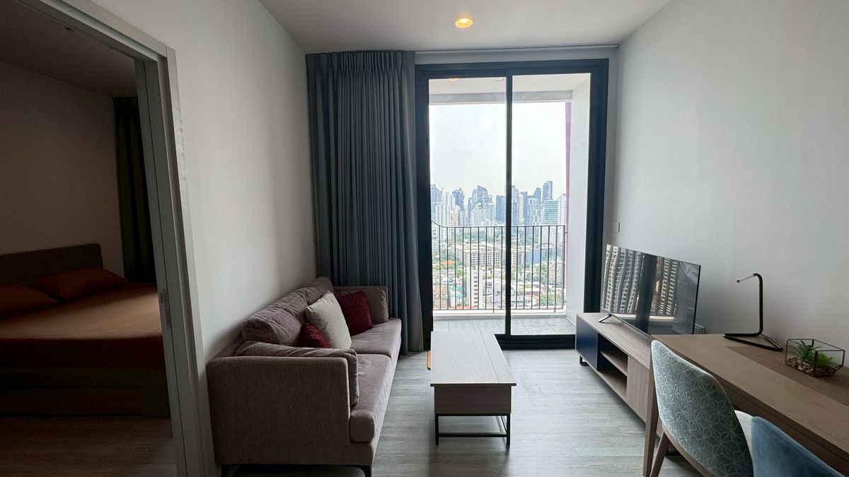 ให้เช่าคอนโดสุขุมวิท อโศก ทองหล่อ : For Rent XT EKKAMAI  1bed size 30 sq.m. F/F