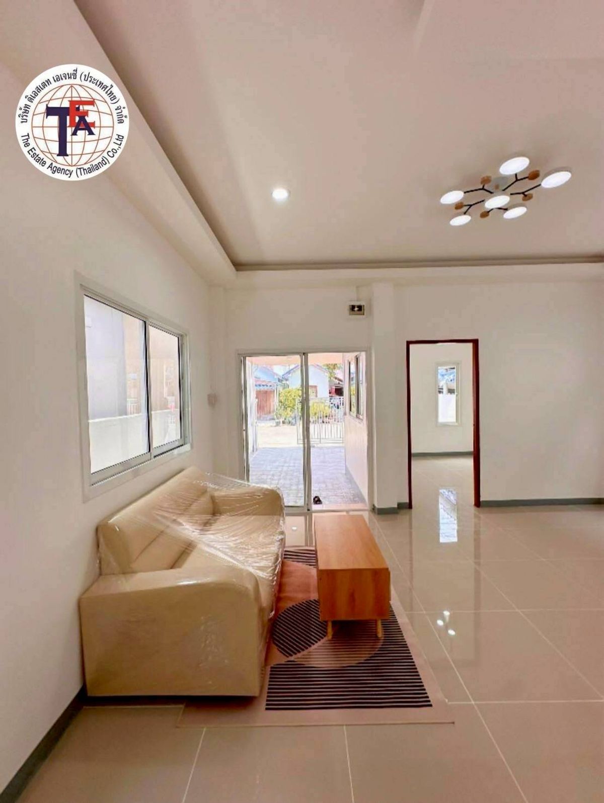 ขายทาวน์โฮมมีนบุรี-ร่มเกล้า : ขายทาวน์เฮ้าส์ชั้นเดียว หมู่บ้านอมรทรัพย์ อยู่วิทยา 18 ซอย 16 หนองจอก  โรงเรียนเซนต์เทเรซา วัดนักบุญเทเรซ่า  กระทุ่มราย สำนักงานเขตหนองจอก โรงเรียนเจียรระดับ