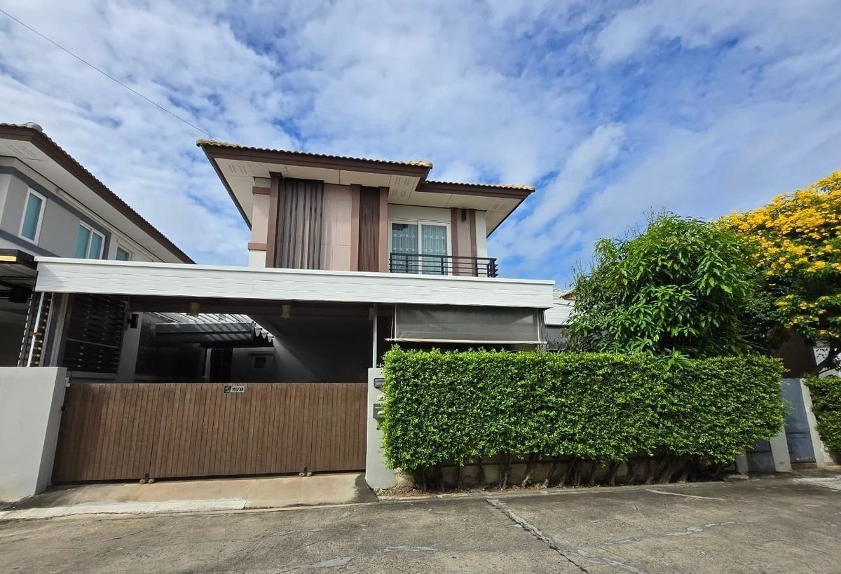 บ้านพัทยา บางแสน ชลบุรี สัตหีบ : ขายบ้านเดี่ยว มบ.ภัททาเลต 1 ซอยสยามคันทรีคลับ ตำบลหนองปรือ อำเภอบางละมุง จังหวัดชลบุรี