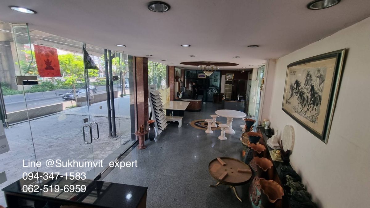 ShowroomRama9, Petchburi, RCA : Showroom/Office Building for sale on Rama 9 Road