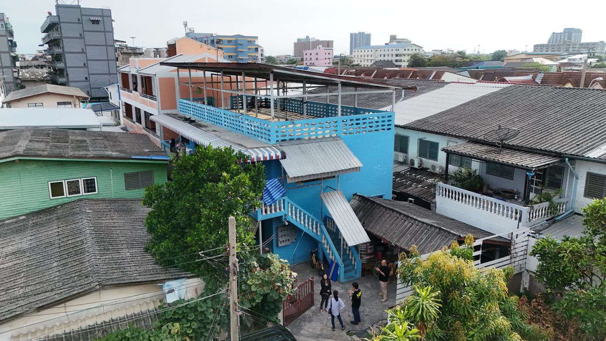 ขายกิจการโรงแรม & กิจการอพาร์ตเมนต์สมุทรปราการ สำโรง :  [ขายด่วน] หอพัก 2 ชั้น ทำเลทอง ใกล้ BTS แบริ่ง ราคาพิเศษเพียง 3.5 ล้านบาทเท่านั้น!