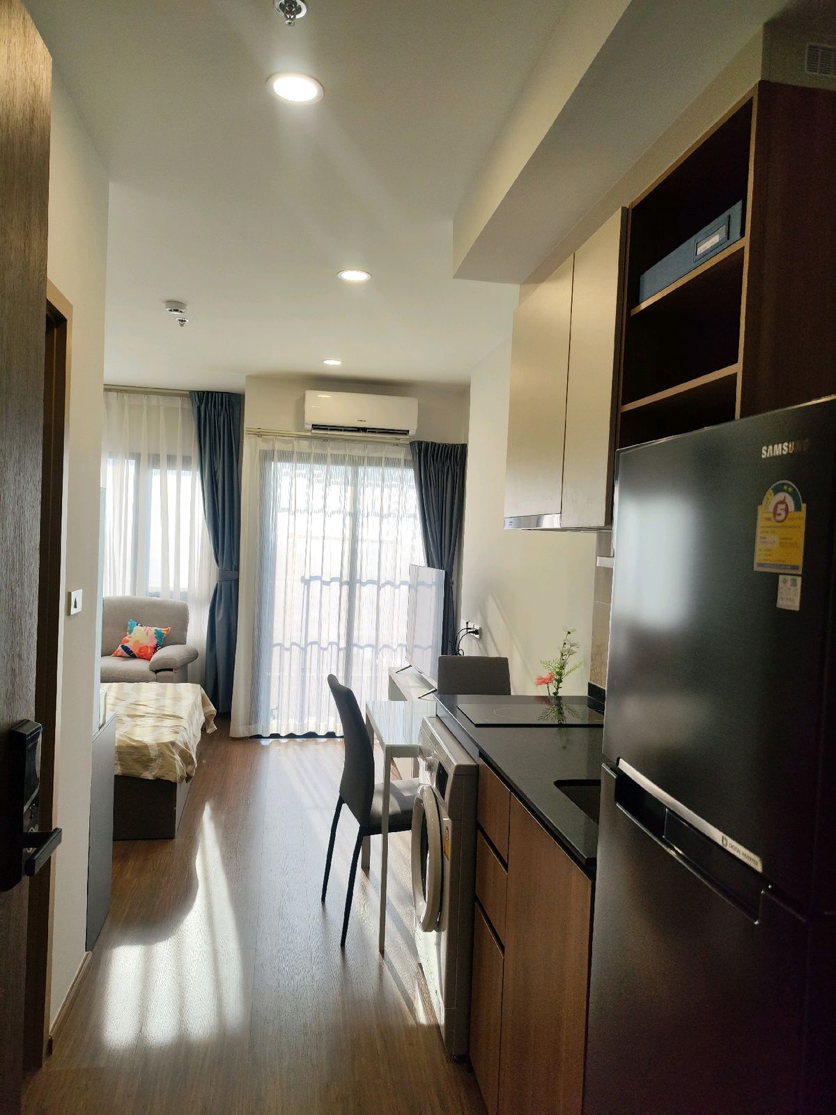 ให้เช่าคอนโดรามคำแหง หัวหมาก : ให้เช่า: The Livin Ramkhamhaeng, Studio， แบรนด์ใหม่， พร้อมที่จะย้ายเข้ามา