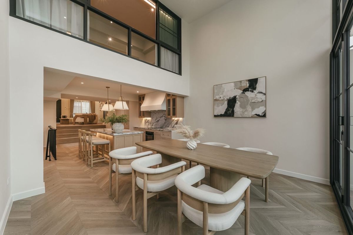 ขายทาวน์โฮมอ่อนนุช อุดมสุข : ขายพร้อมผู้เช่า สัญญาถึง  เดือนพ.ค. 2569ทาวน์เฮาส์ 3 ชั้น รีโนเวทใหม่ ใกล้ BTS พระโขนง เดินได้!ตกแต่งสไตล์โมเดิร์น น่าอยู่มาก