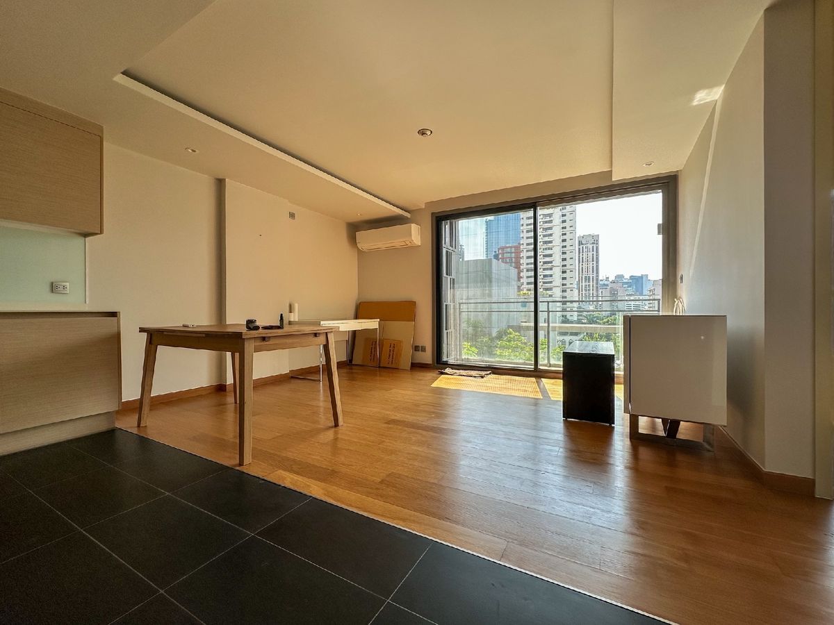 ให้เช่าคอนโดสุขุมวิท อโศก ทองหล่อ : For RENT : Low Rise condo 2 Bed at Via Botani Sukhumvit 47 