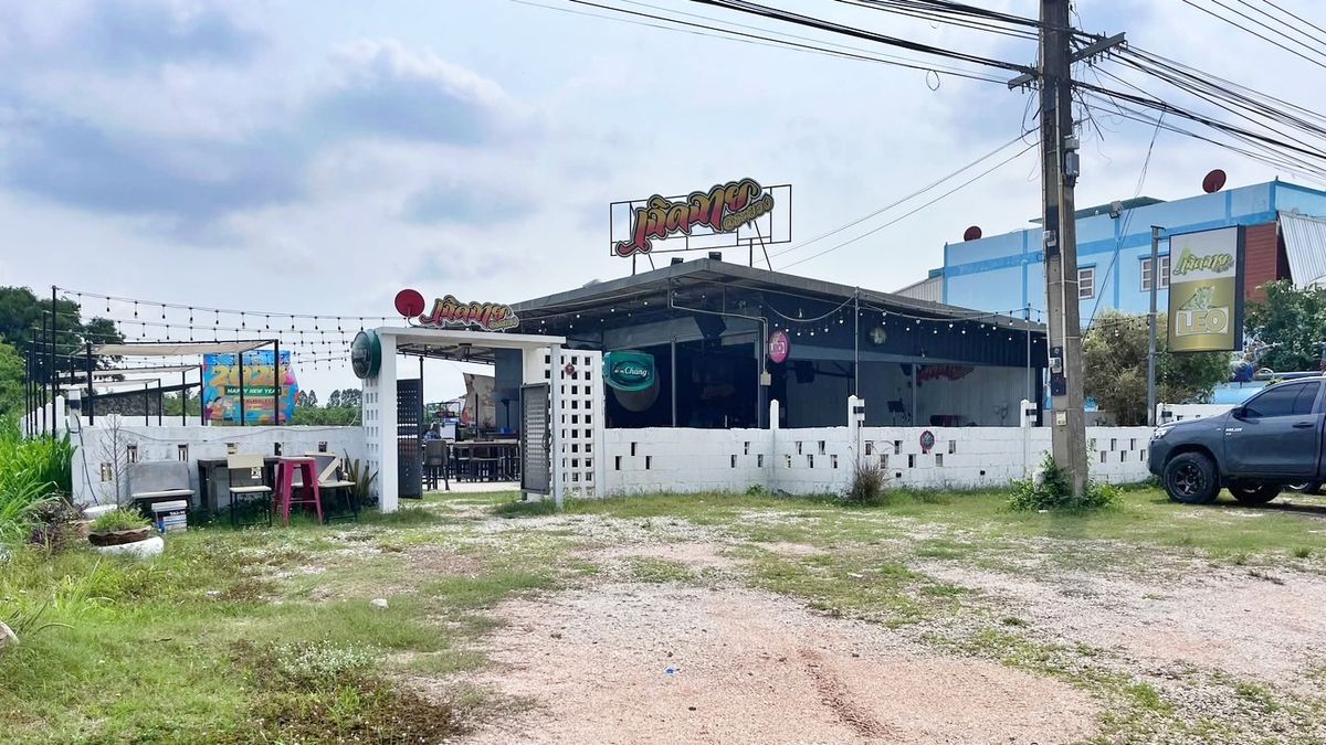 เซ้งร้านค้า/ตลาดนัดระยอง : เซ้งขาดทุน ร้านอาหาร-ดนตรีสด ระยอง นิคมพัฒนา ติดถนนใหญ่ เส้นหลัก ใกล้ปั๊มปตท มีที่จอดรถ(我可以說中文)