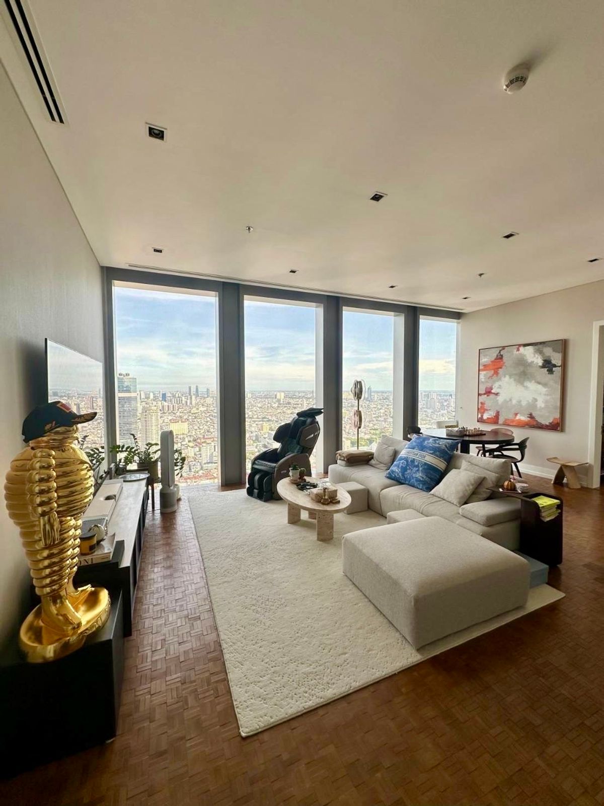 ให้เช่าคอนโดสาทร นราธิวาส : 📢👇 Ultra-luxury residence, nice modern decoration with river view, 5-star hotel services, Walking distance to top dining, shopping, and business hubs, fully furnished, ready to move in