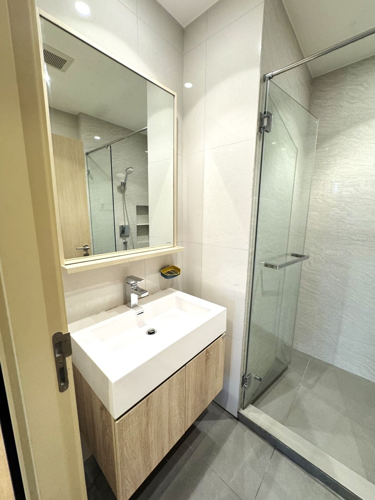 ให้เช่าคอนโดสุขุมวิท อโศก ทองหล่อ : 🔥🔥LineID: @RizzEstate (มี@)🔥🔥 Maru Ekkamai 2 เลี้ยงสัตว์ได้ ใกล้ BTS Ekkamai 🔥ห้องพร้อมอยู่