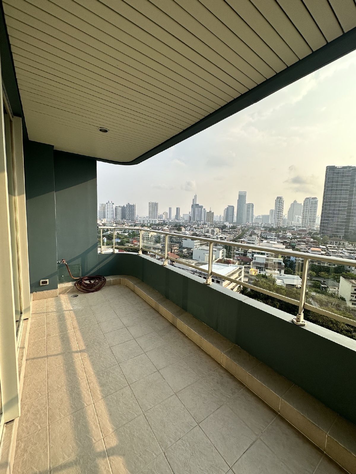 For SaleCondoWongwianyai, Charoennakor : 📢👇Living by the river , 3 beds big size, big balcony, near Icon Siam, opposite Asiatique 