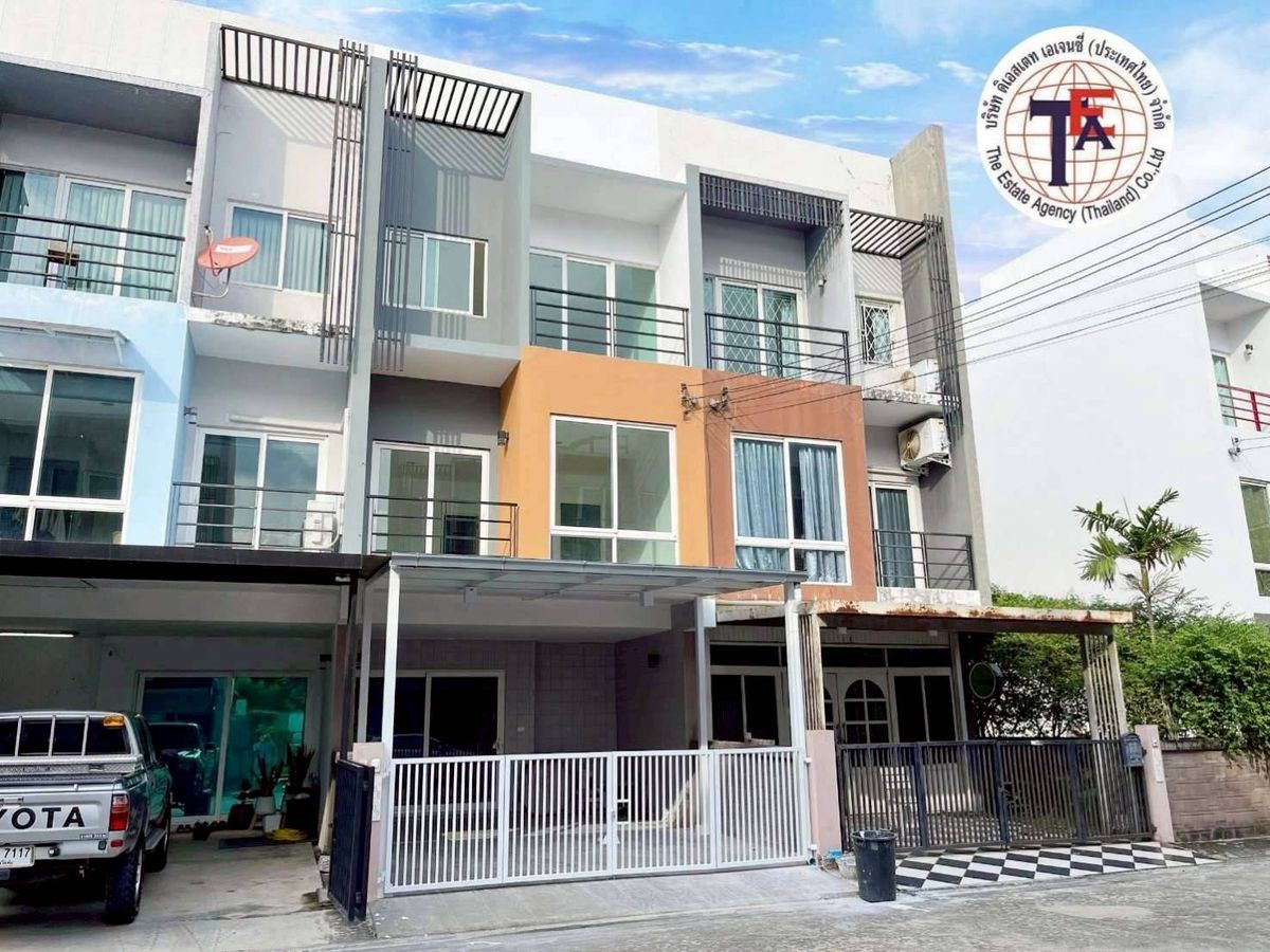 ขายทาวน์โฮมนวมินทร์ รามอินทรา : ขายทาวน์โฮม 3 ชั้น หมู่บ้านกรีนิช รามอินทรา ใกล้วงแหวนตะวันออก  ทางด่วนรามอินทรา-อาจณรงค์ พระราม 9 เกษตรนวมินทร ์รถไฟฟ้าสีชมพู แฟชั่นไอส์แลนด์ โรงพยาบาลสินแพทย์ คันนายาว ตลาดมีนบุรี โรงเรียนเศรษฐบุตรบำเพ็ญ สวนสยาม โรงพยาบาลนพรัตน ์รพ.เสรีรักษ์ สุวินทวงศ์