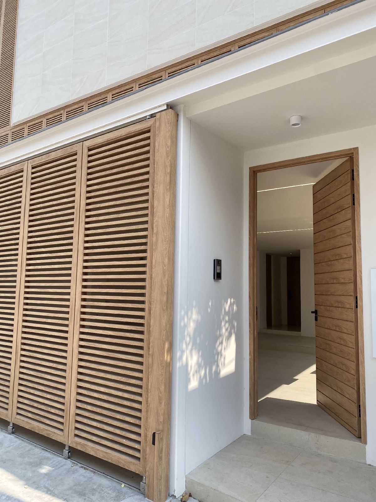 ขายบ้านเลียบทางด่วนรามอินทรา : ELIVA PRIVATE RESIDENCES นาคนิวาส37 ขายบ้านสุดหรู 