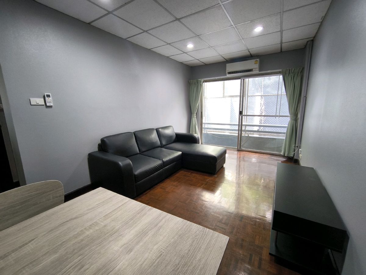 ให้เช่าคอนโดสุขุมวิท อโศก ทองหล่อ : Condo For Rent,BTS Asoke, Sukhumvit 23,Prasanmit Condo, Soi Sukhumvit 23 

💥อยู่ต้นซอย สุขุมวิท 23 (ตรงข้าม ซอย คาวบอย) เดินไป BTS Asoke, MRT Sukhumvit, Terminal 21 Asoke ได้เลย 💥

