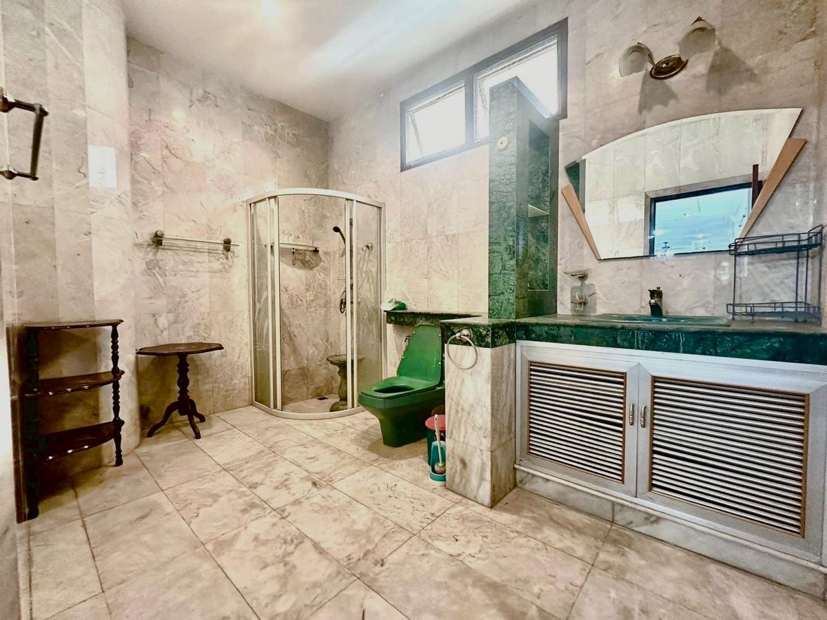 ให้เช่าบ้านปิ่นเกล้า จรัญสนิทวงศ์ : บ้านเดี่ยวให้เช่า ✨ ซอย บรมราชชนนี 77 ✨ 7 ห้องนอน 5 ห้องน้ำ เฟอร์นิเจอร์ และ เครื่องใช้ไฟฟ้าครบ 