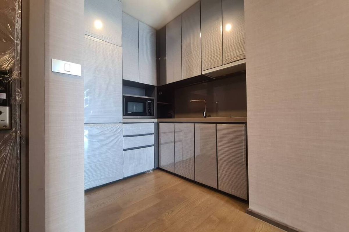 CondoSathorn, Narathiwat : 🔥 For Sale - Rent !! 🔥 Code C20221201577.........The Diplomat Sathorn, 1 bedroom, 1 bathroom, North Facing, high floor 14++, furnished, ready to move in, SELL AT LOSS!!📣📣