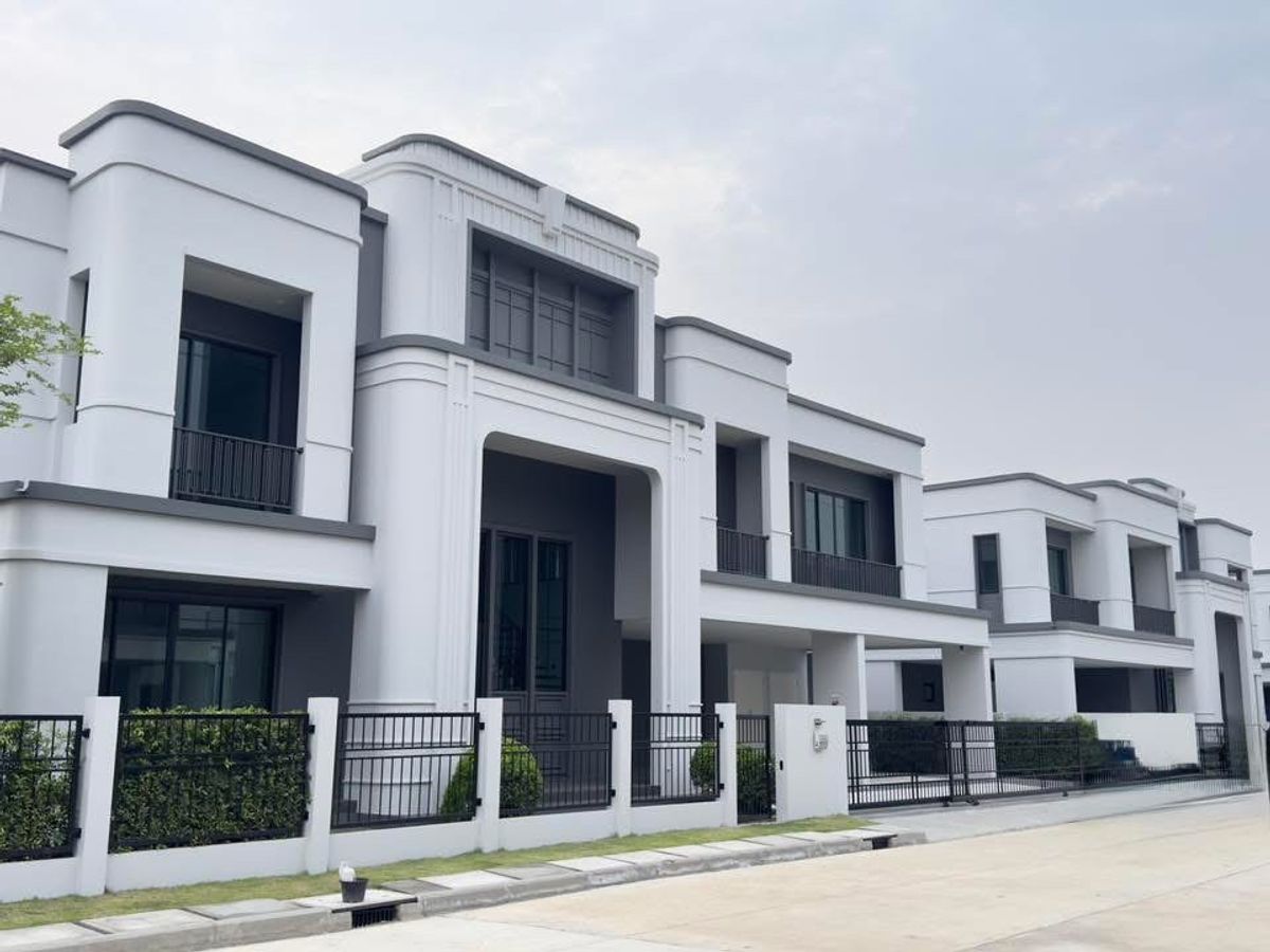 ขายบ้านนวมินทร์ รามอินทรา : ♦ Modern Art Deco House Style ♦ 2 ชั้น | ขนาดที่ดิน 137.00 ตร.ว. พื้นที่ใช้สอย 499.00 ตร.ม. | 5 ห้องนอน 6 ห้องน้ำ 6 ที่จอดรถ | ใกล้ ซาฟารีเวิลด์