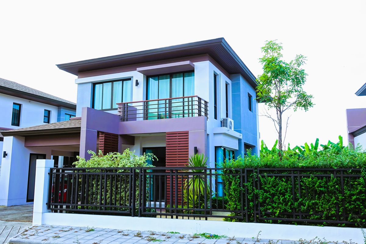 ให้เช่าบ้านมีนบุรี-ร่มเกล้า : KH0307 ให้เช่าบ้านเดี่ยว อควา ดิวินา รามคำแหง 94 ( Aqua Divina ) บ้านหรู ทันสมัย ติดถนนรามคำแหง และวงแหวนตะวันออก ใกล้ศูนย์การค้าเพียวเพลส เหมาะอาศัยเป็นครอบครัว