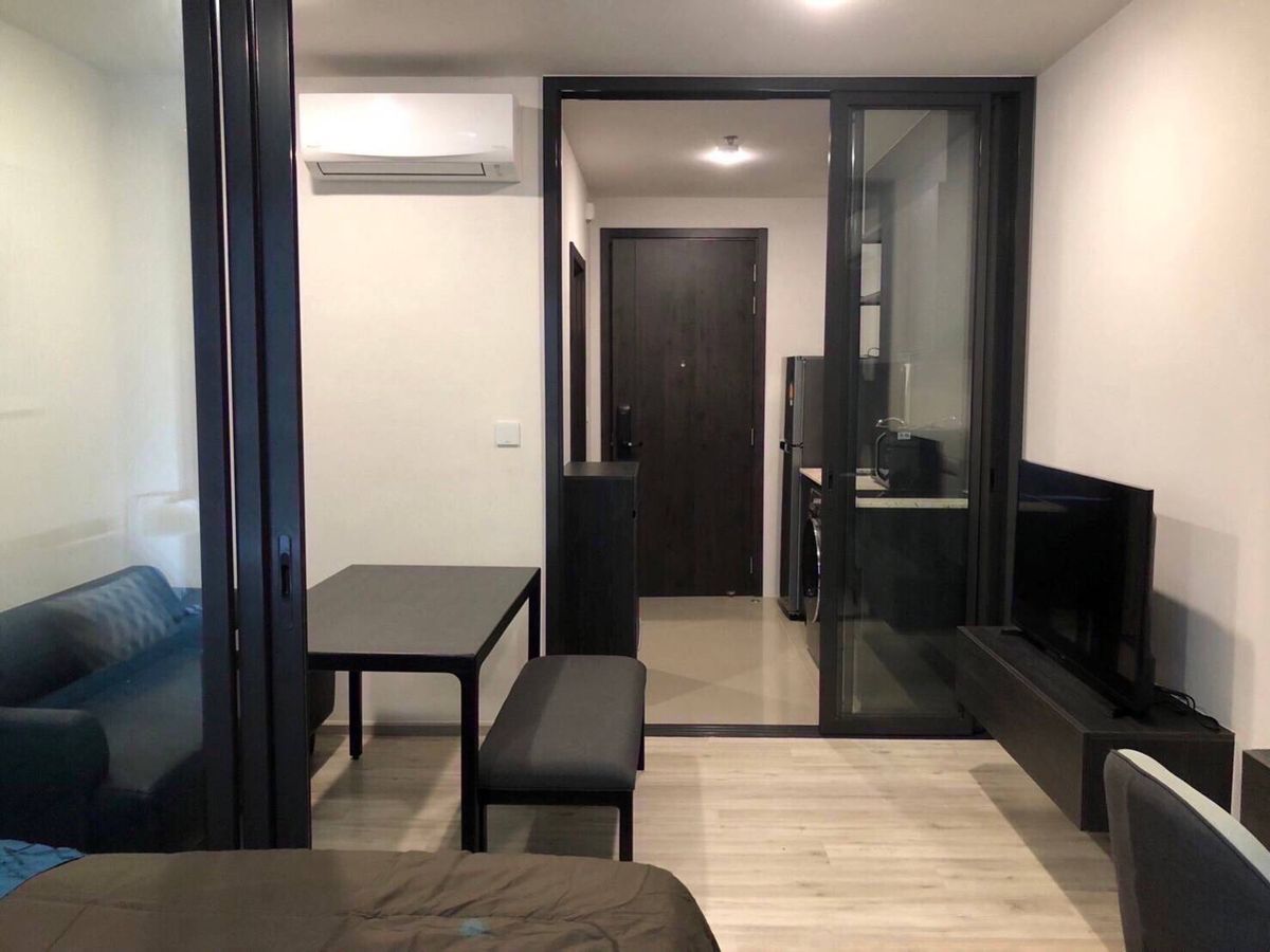 For RentCondoRatchadapisek, Huaikwang, Suttisan : Condo for Rent XT Huaikhwang (MRT Huai Khwang) MK-02 Line @livingbkk