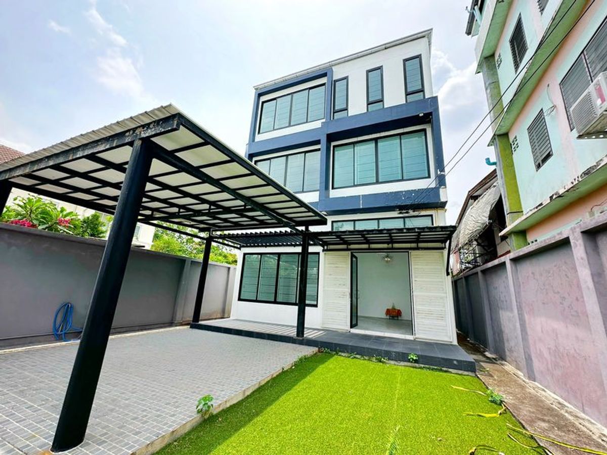 For SaleHouseKasetsart, Ratchayothin : 💙💛❤️ (sell) detached house Ratchayothin-Vibhavadi 46 near Kasetsart University 🚅 Near BTS Ratchayothin and the Red Line Electric Train near the mall