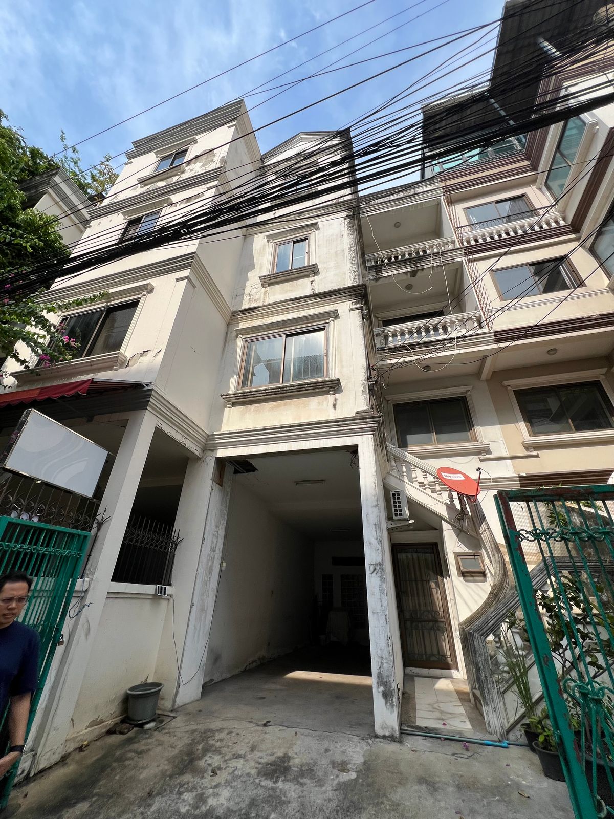 ขายทาวน์โฮมอ่อนนุช อุดมสุข : ขายด่วน Townhome 4.5 ชั้น | หัวมุมซอยปรีดีพนมยงค์ 14 แยก 10 | ทำเลทองใจกลางสุขุมวิท