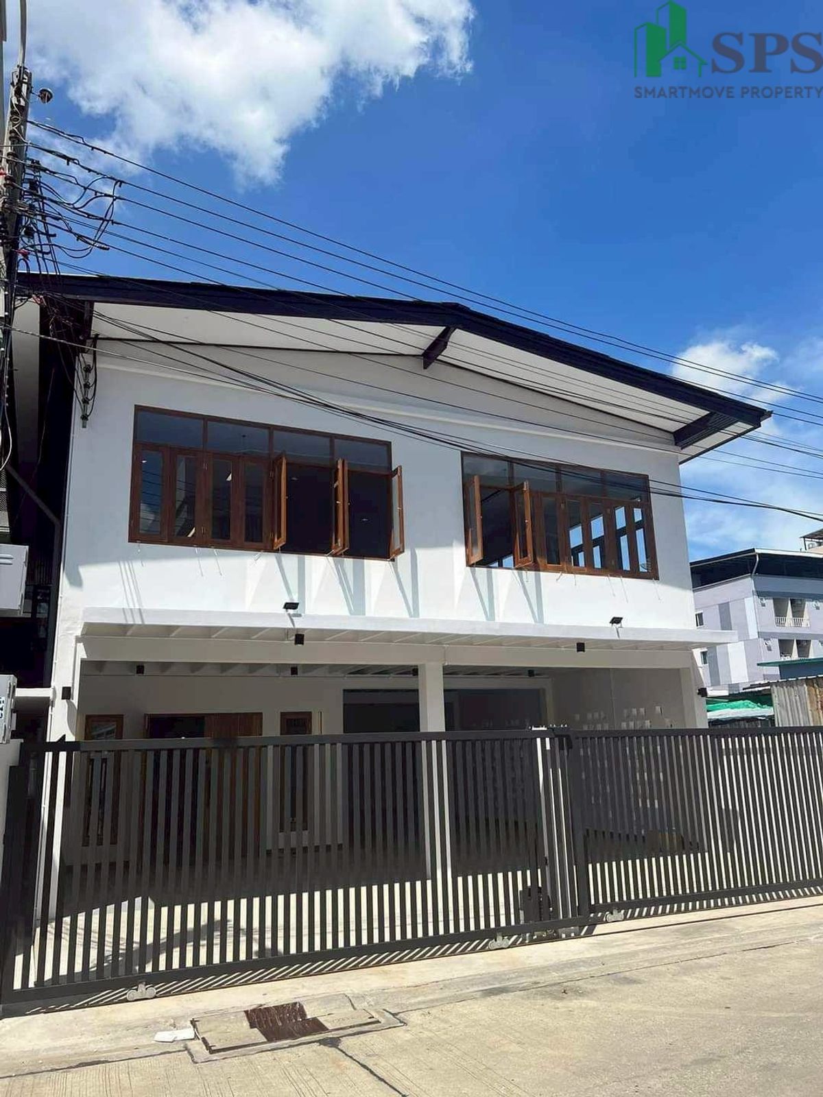 ให้เช่าบ้านอ่อนนุช อุดมสุข : บ้านเดี่ยวให้เช่า เหมาะสำหรับธุรกิจ Single house in Sukhumvit 62 suitable for business (SPSEVE916)
