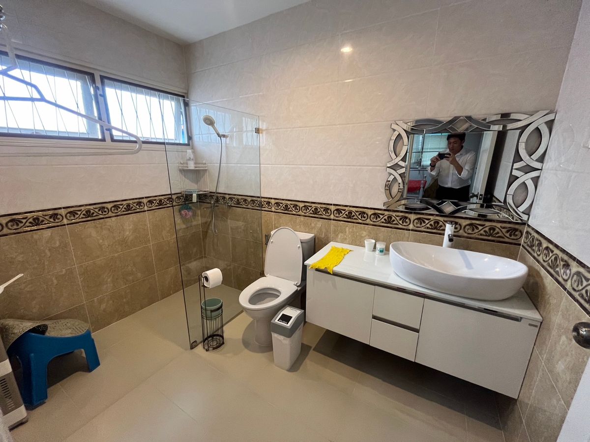 For SaleHousePattanakan, Srinakarin : 💎 The best of rare locations in Seri Villa - Srinakarin 53! Land for sale with home | 229 sq.w. | Only 51 million baht 🔥 This price is later! Cant find anymore !!