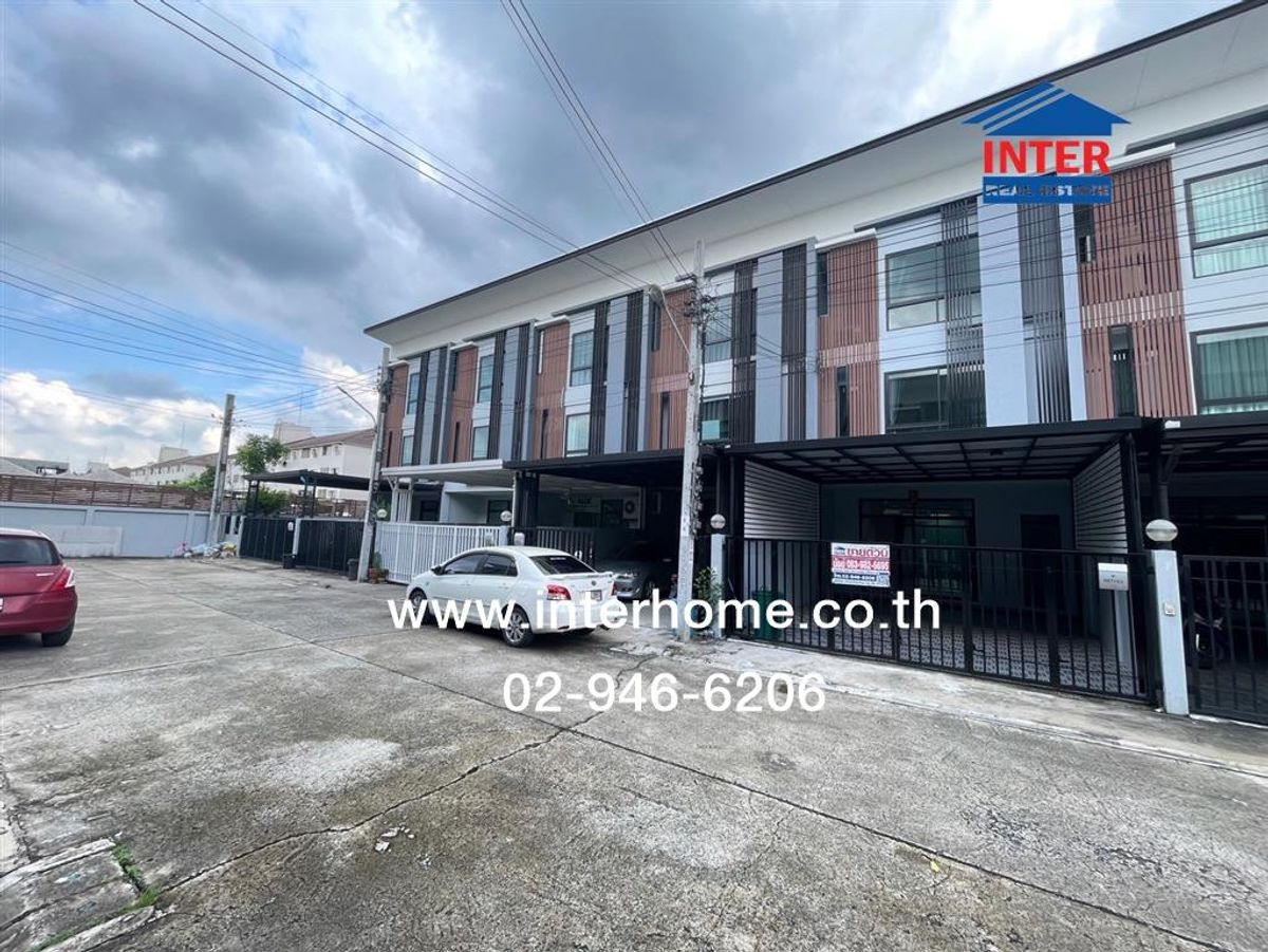 ขายทาวน์โฮมลาดกระบัง สุวรรณภูมิ : ทาวน์โฮม 3 ชั้น 25.6 ตร.ว. หมู่บ้านนาราคลัสเตอร์ ร่มเกล้า-สุวรรณภูมิ ซอยเคหะร่มเกล้า64 ถนนร่มเกล้า ถนนรามคำแหง เขตลาดกระบัง กรุงเทพมหานคร