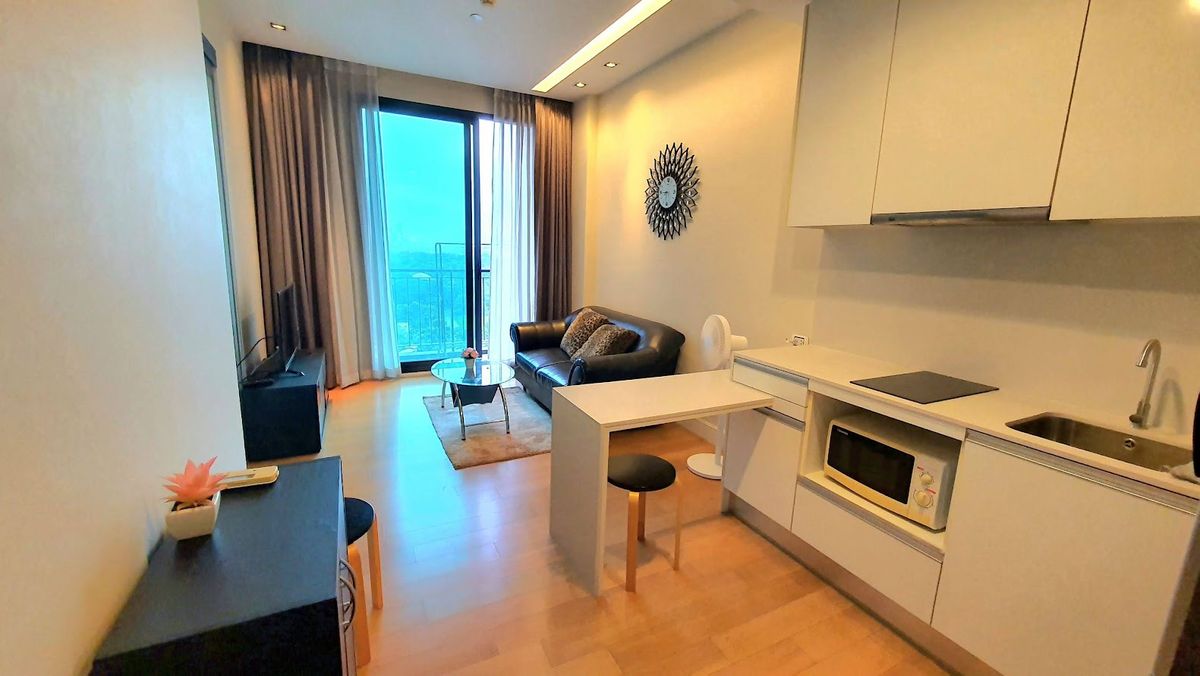 ให้เช่าคอนโดลาดพร้าว เซ็นทรัลลาดพร้าว : Equinox phahol-vibha 1 bedroom 1 bathroom 40 Sqm. ห้องสวย สะอาด พร้อมเข้าอยู่ เฟอร์นิเจอร์ครบ ห้องใหญ่ราคาดี