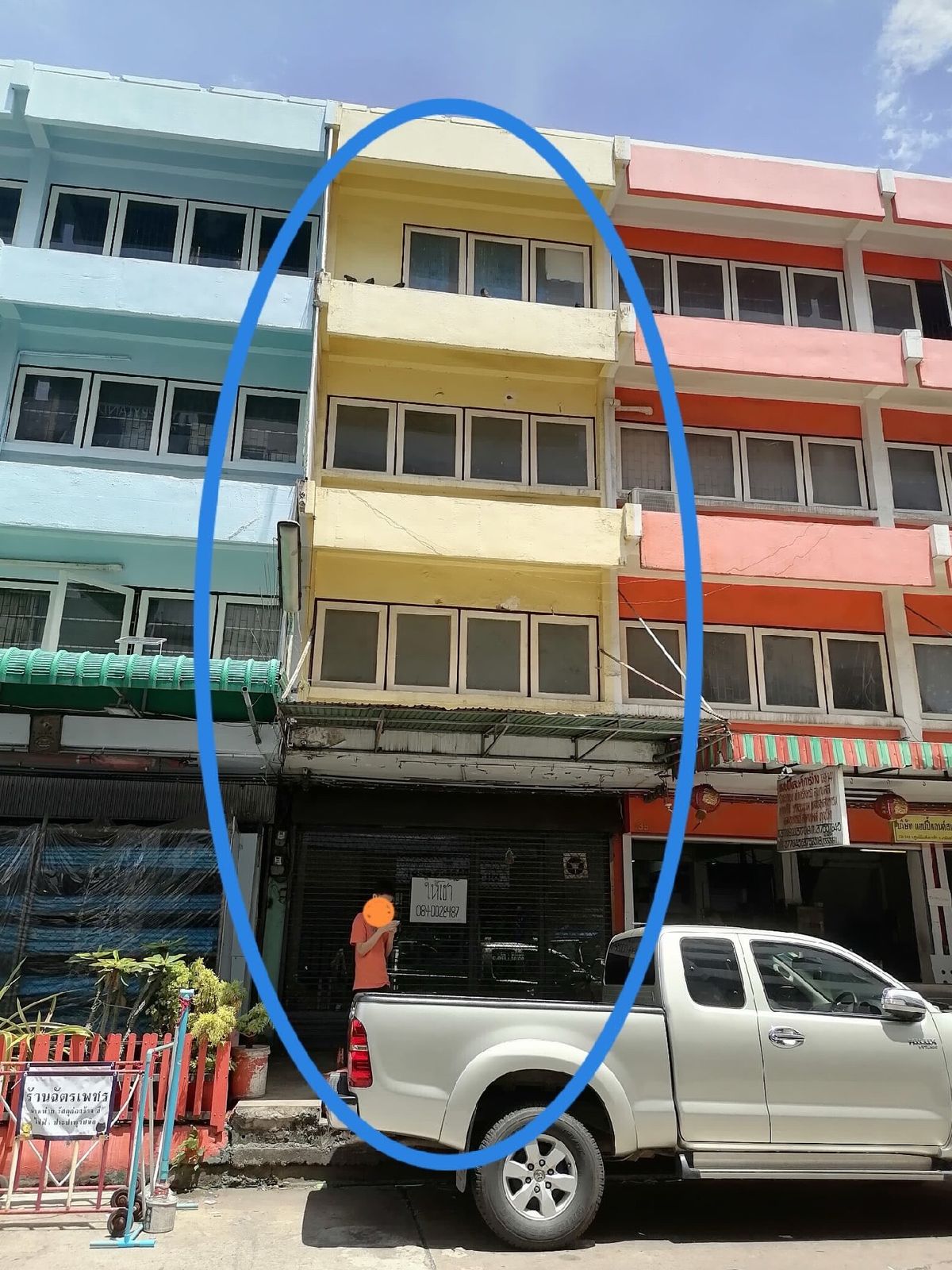 For RentTownhomeLadprao101, Happy Land, The Mall Bang Kapi : For rent-selling commercial buildings, 4-storey Happy Land Building, newly decorated with parking in front and in the alley.