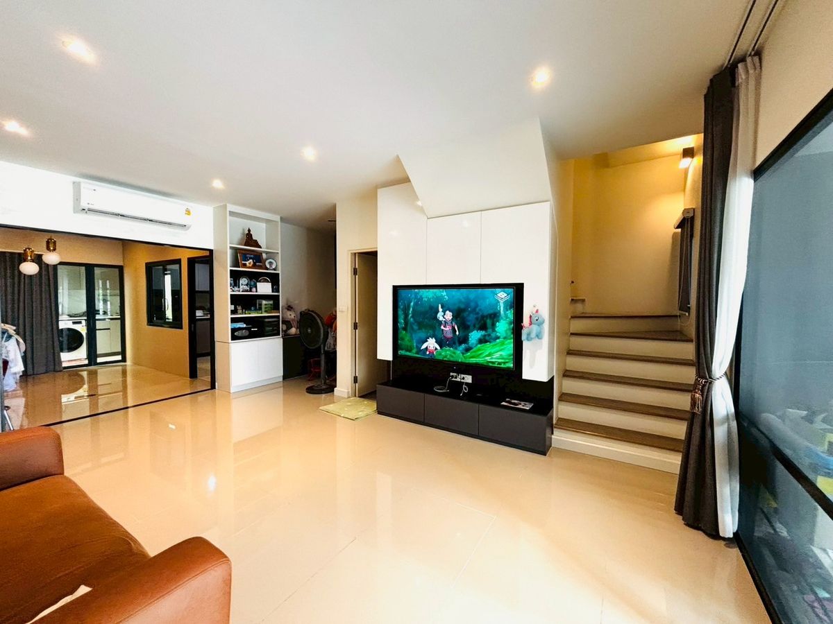 For SaleTownhomeThaphra, Talat Phlu, Wutthakat : The cheapest selling, beautiful decoration, townhome, near Sarisiri Kalapapruek -Sathorn, Town Home for Sale Siri Place Kalpaphruek -Sathorn.
