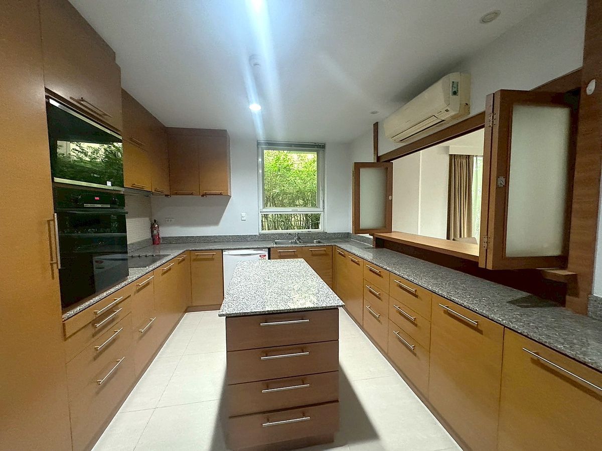 For RentSukhumvit, Asoke, Thonglor : Twin houses at Ekamai Sukhumvit 63, Good space for family. ** NO CO-AGENT ** 