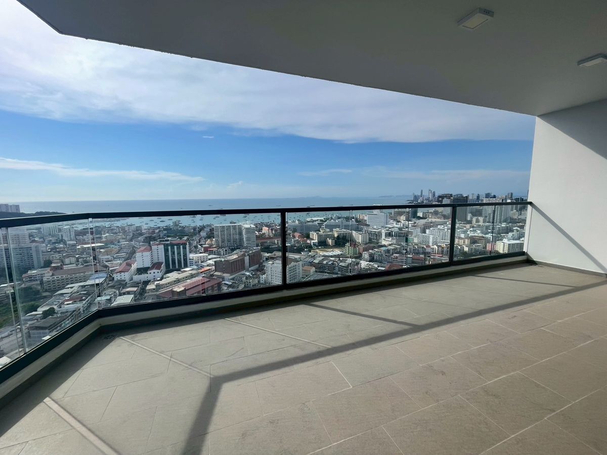 ขายคอนโดพัทยา บางแสน ชลบุรี สัตหีบ : Arcadia Millennium Tower 2 ห้องนอน, โควต้าต่างชาติ, ชั้นสูง Seaview