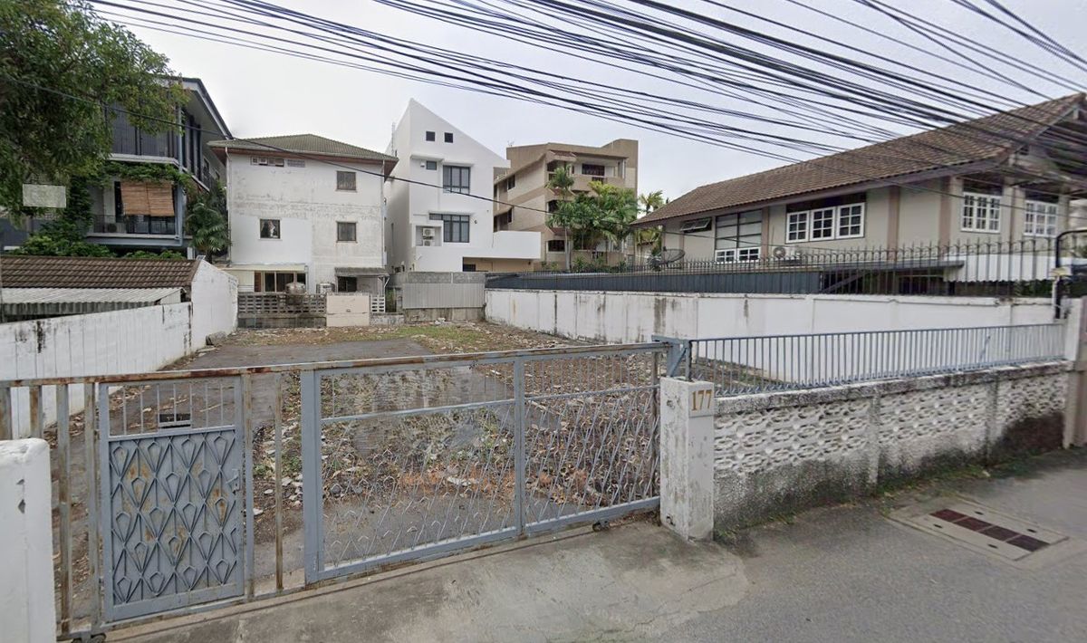 ให้เช่าที่ดินสุขุมวิท อโศก ทองหล่อ : LTH12404 – Land FOR RENT in Soi Chaiyaphruek - Sukhumvit 65 Size 75 SQ.W Near BTS Ekkamai Station ONLY 40K/Month