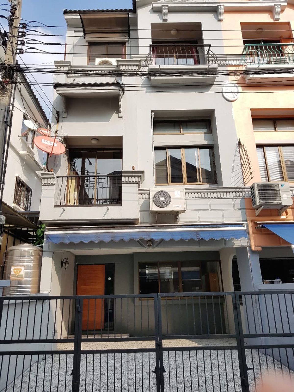 ให้เช่าทาวน์โฮมโชคชัย4 ลาดพร้าว71 : ให้เช่าทาวน์โฮม/โฮมออฟฟิศ บ้านกลางเมือง เหม่งจ๋าย-ลาดพร้าว80 ใกล้ Central พระราม9, MRT ห้วยขวาง