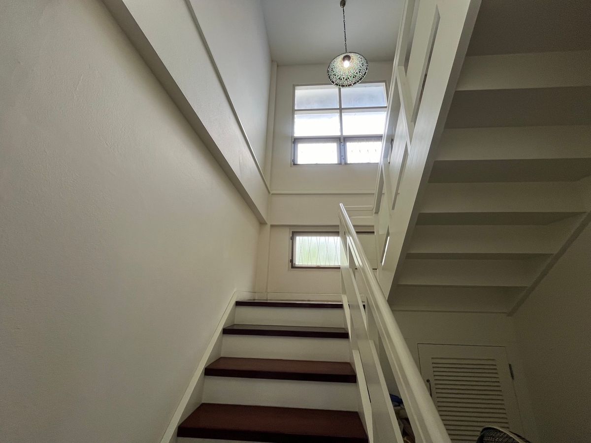 For SaleHousePattanakan, Srinakarin : 💎 The best of rare locations in Seri Villa - Srinakarin 53! Land for sale with home | 229 sq.w. | Only 51 million baht 🔥 This price is later! Cant find anymore !!